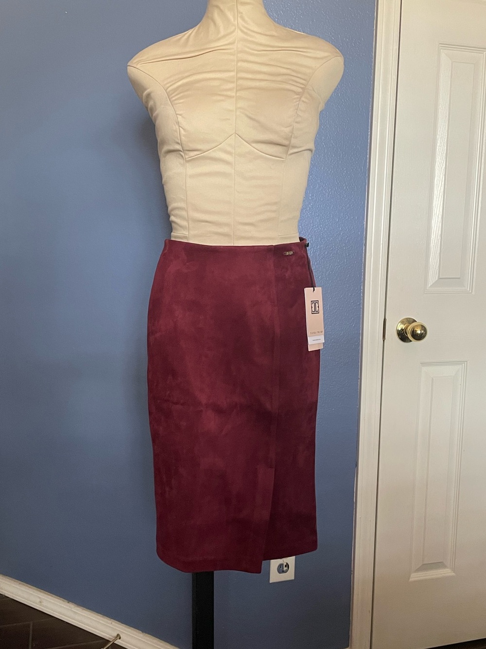 Ivanka Trump Burgundy Suede Pencil Skirt - Picture 2 of 8